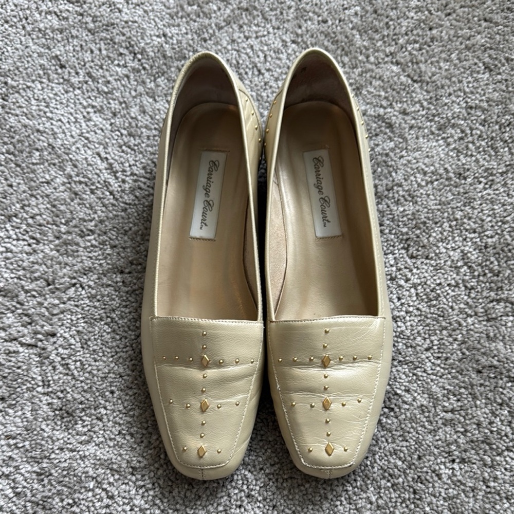 Cream Leather Loafers with Decorative Vamp